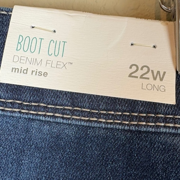 NWT Maurices Bootcut Denim Flex Mid Rise Cotton Blend Jeans; Size 22W Long - Picture 7 of 15